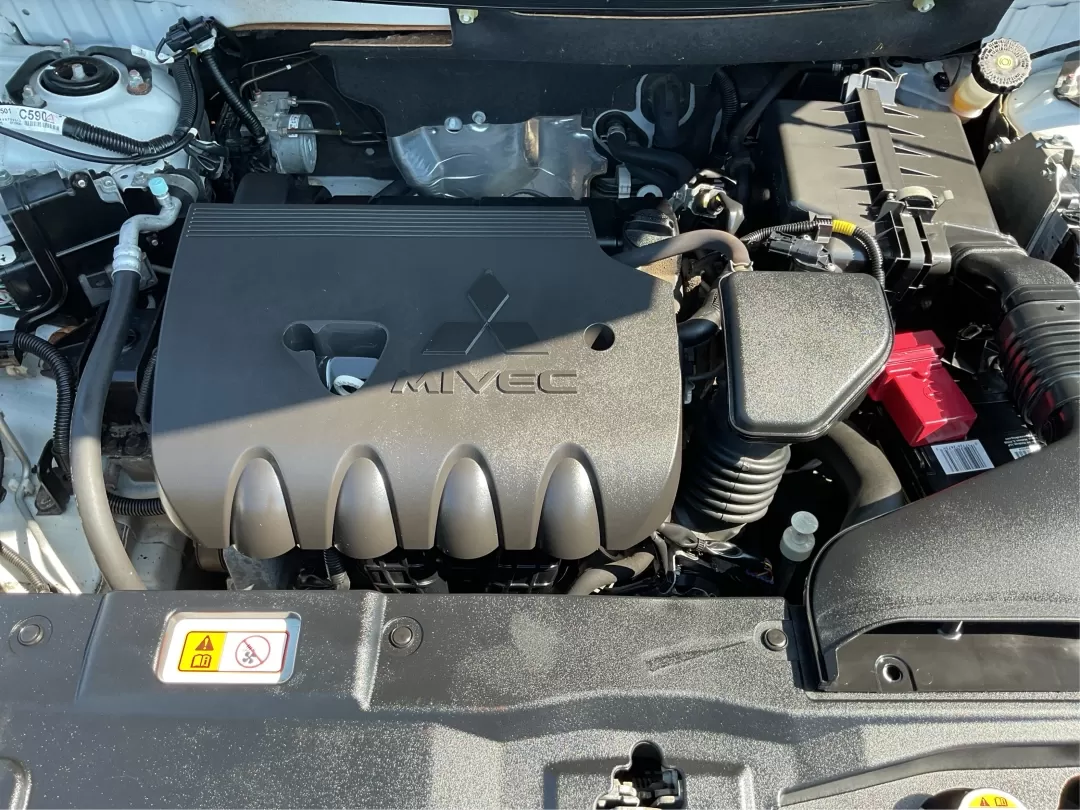 2015 Mitsubishi Outlander SE (JA4AZ3A30FZ) with an 2.4L I-4 variable valve control engine, located at 4508 South Dixie Dr, Moraine, OH, 45439, (937) 908-9800, 39.689976, -84.218452 - 2015 Mitsubishi Outlander SE - Photo#11