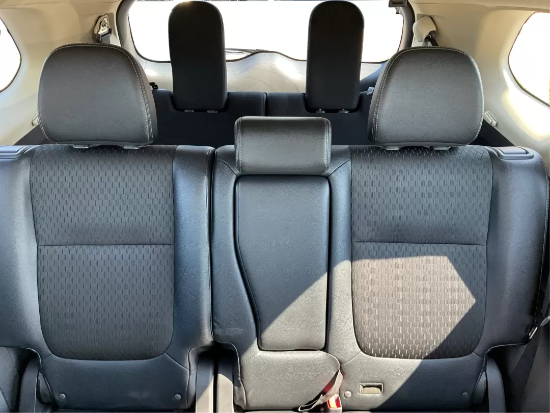 2015 Mitsubishi Outlander SE (JA4AZ3A30FZ) with an 2.4L I-4 variable valve control engine, located at 4508 South Dixie Dr, Moraine, OH, 45439, (937) 908-9800, 39.689976, -84.218452 - 2015 Mitsubishi Outlander SE - Photo#14