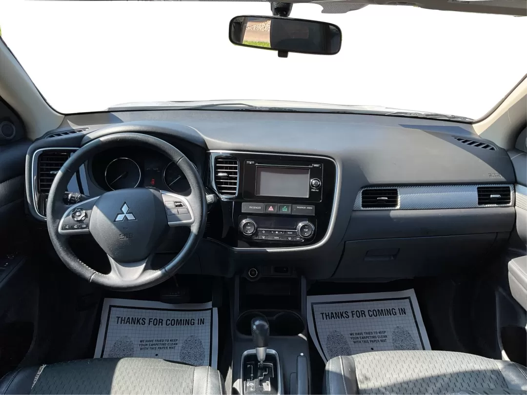 2015 Mitsubishi Outlander SE (JA4AZ3A30FZ) with an 2.4L I-4 variable valve control engine, located at 4508 South Dixie Dr, Moraine, OH, 45439, (937) 908-9800, 39.689976, -84.218452 - 2015 Mitsubishi Outlander SE - Photo#19