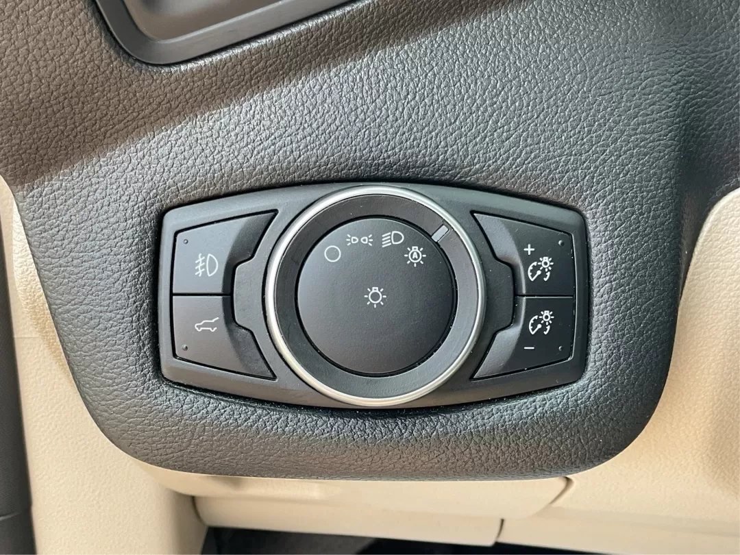 2017 Ford Escape SE (1FMCU9GD7HU) with an Other engine, located at 880 E. National Road, Vandalia, OH, 45377, (937) 908-9800, 39.891918, -84.183594 - 2017 Ford Escape SE - Photo#17