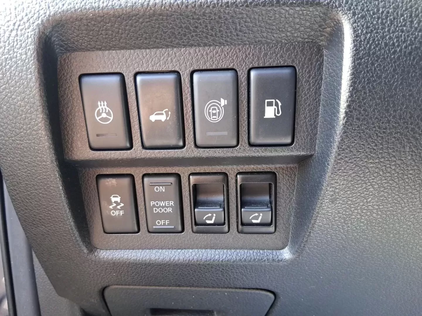 2013 Nissan Murano LE (JN8AZ1MW9DW) with an 3.5L V-6 DOHC engine, located at 8750 N County Rd 25A, Piqua, OH, 45356, (937) 908-9800, 40.164391, -84.232513 - **Experience Adventure with the 2013 Nissan Murano: Your Perfect Family Companion!**<br /> <br /> Are you ready to take your family on unforgettable road trips or enjoy weekend adventures with friends? The 2013 Nissan Murano LE is designed for those who seek both style and functionality. This mid-si - Photo#17