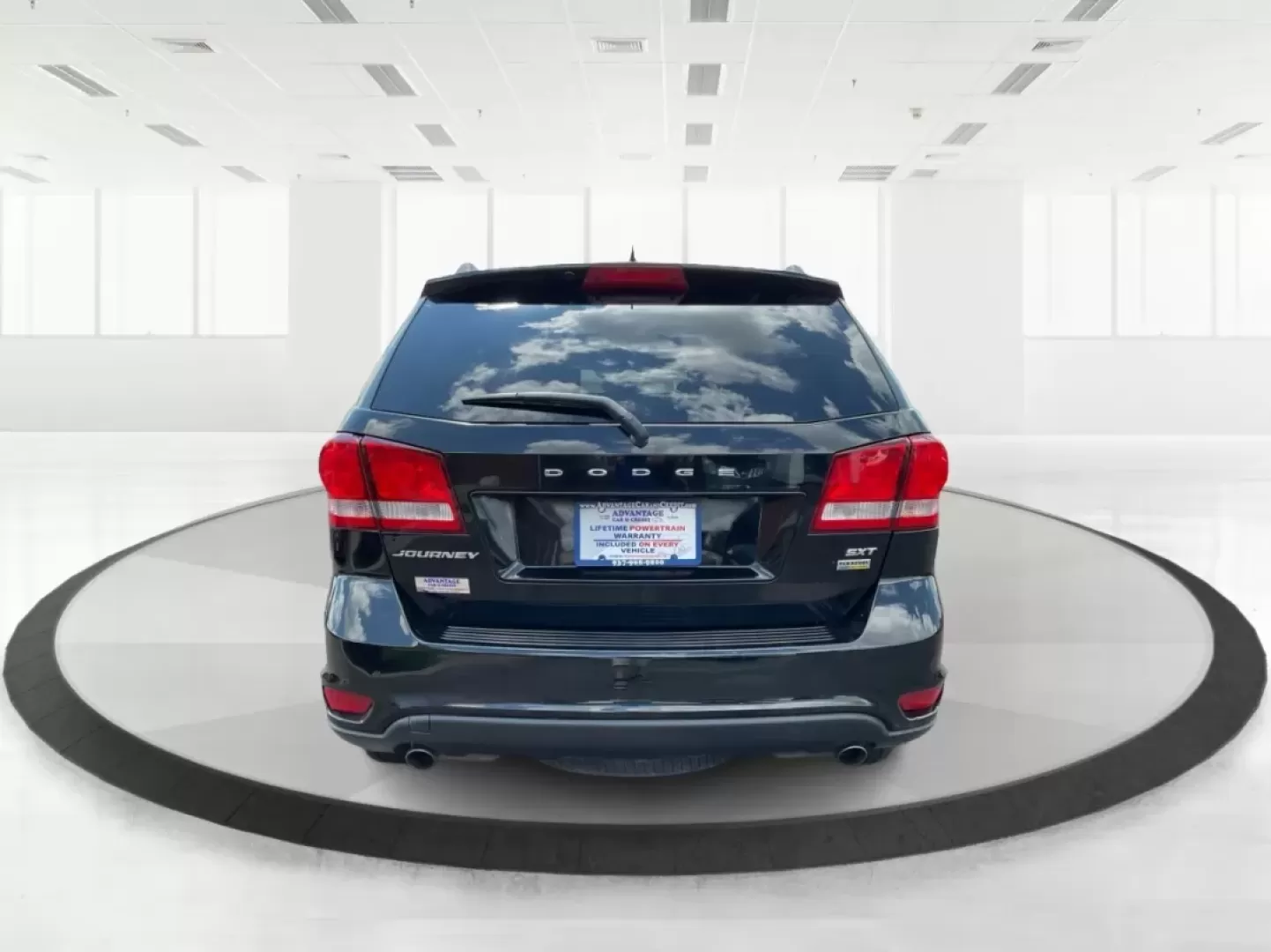 2017 Dodge Journey SXT (3C4PDCBG0HT) with an Other engine, located at 880 E. National Road, Vandalia, OH, 45377, (937) 908-9800, 39.891918, -84.183594 - Are you ready to elevate your family adventures or daily commutes? The 2017 Dodge Journey SXT is your perfect partner for every journey, offering an ideal blend of comfort, space, and versatility. Whether you're navigating the bustling streets of Vandalia, OH, or heading out for a weekend getaway, t - Photo#3