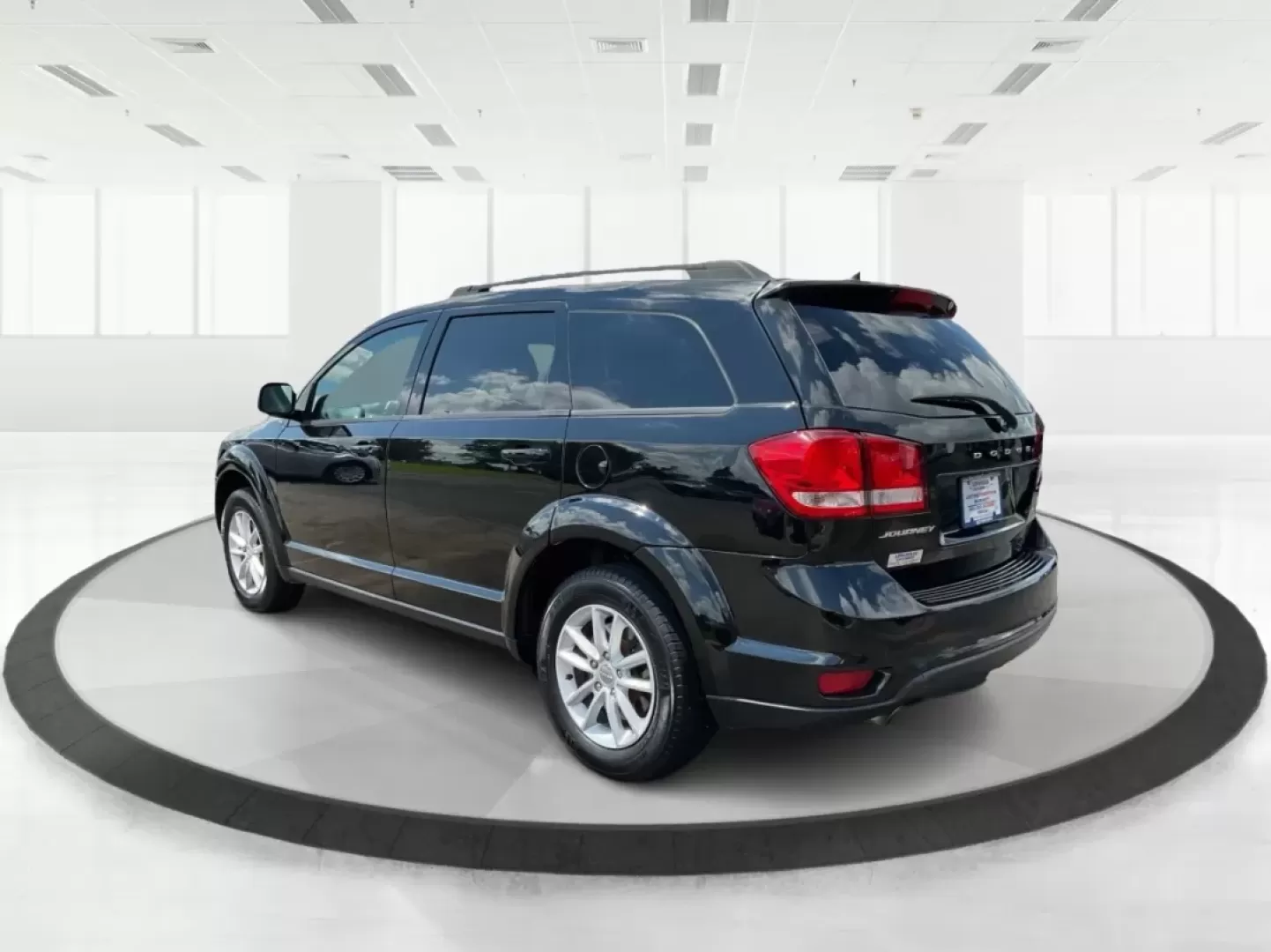 2017 Dodge Journey SXT (3C4PDCBG0HT) with an Other engine, located at 880 E. National Road, Vandalia, OH, 45377, (937) 908-9800, 39.891918, -84.183594 - Are you ready to elevate your family adventures or daily commutes? The 2017 Dodge Journey SXT is your perfect partner for every journey, offering an ideal blend of comfort, space, and versatility. Whether you're navigating the bustling streets of Vandalia, OH, or heading out for a weekend getaway, t - Photo#4