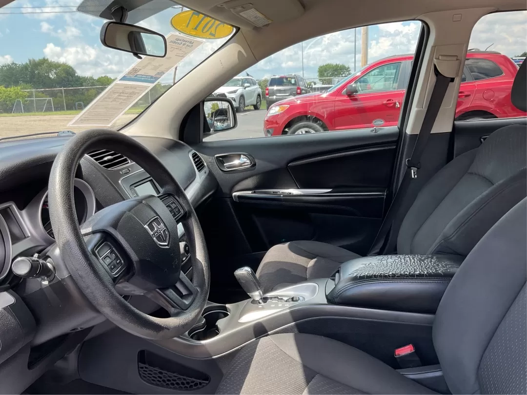 2017 Dodge Journey SXT (3C4PDCBG0HT) with an Other engine, located at 880 E. National Road, Vandalia, OH, 45377, (937) 908-9800, 39.891918, -84.183594 - 2017 Dodge Journey SXT - Photo#9