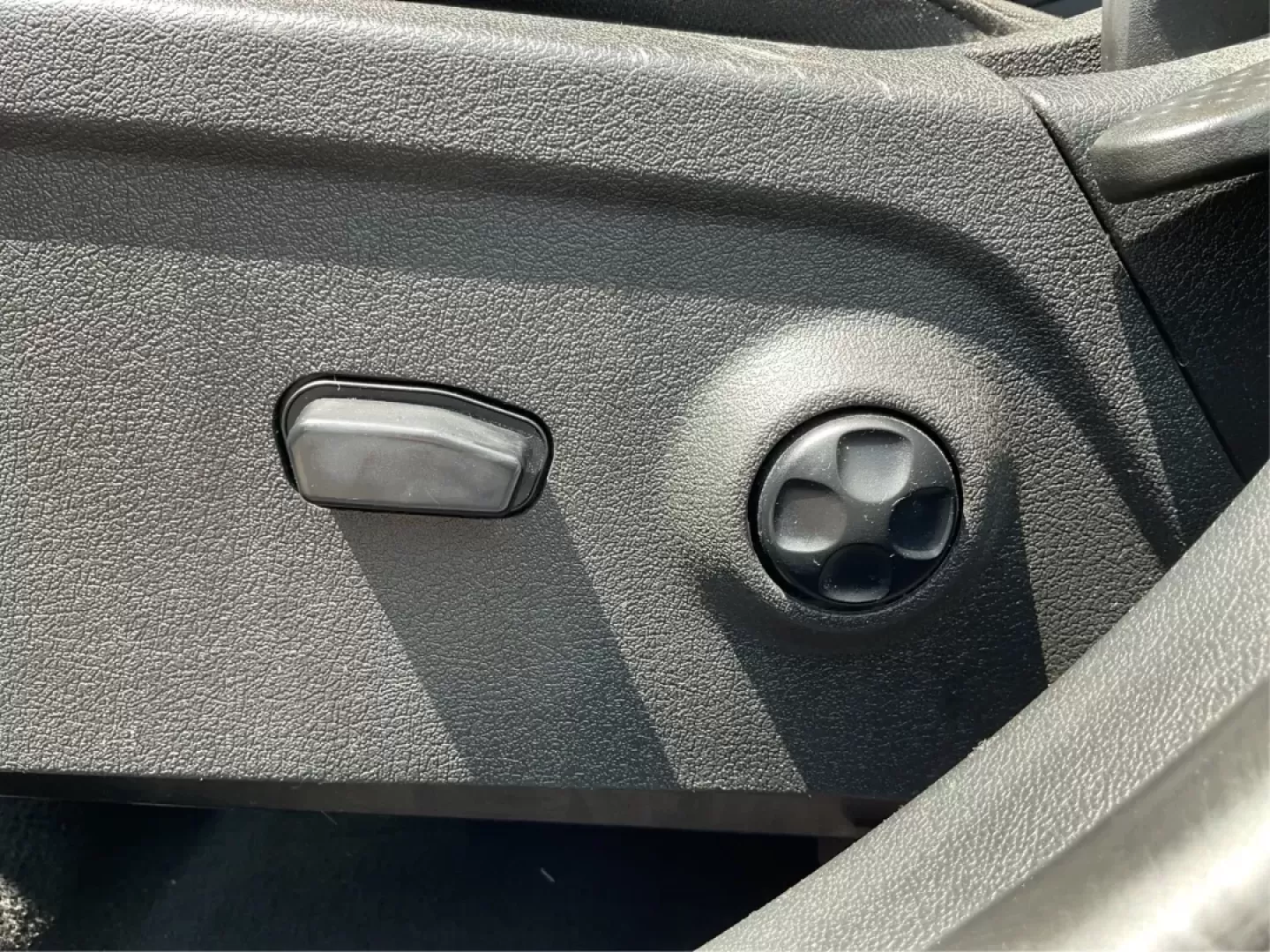 2017 Dodge Journey SXT (3C4PDCBG0HT) with an Other engine, located at 880 E. National Road, Vandalia, OH, 45377, (937) 908-9800, 39.891918, -84.183594 - Are you ready to elevate your family adventures or daily commutes? The 2017 Dodge Journey SXT is your perfect partner for every journey, offering an ideal blend of comfort, space, and versatility. Whether you're navigating the bustling streets of Vandalia, OH, or heading out for a weekend getaway, t - Photo#18