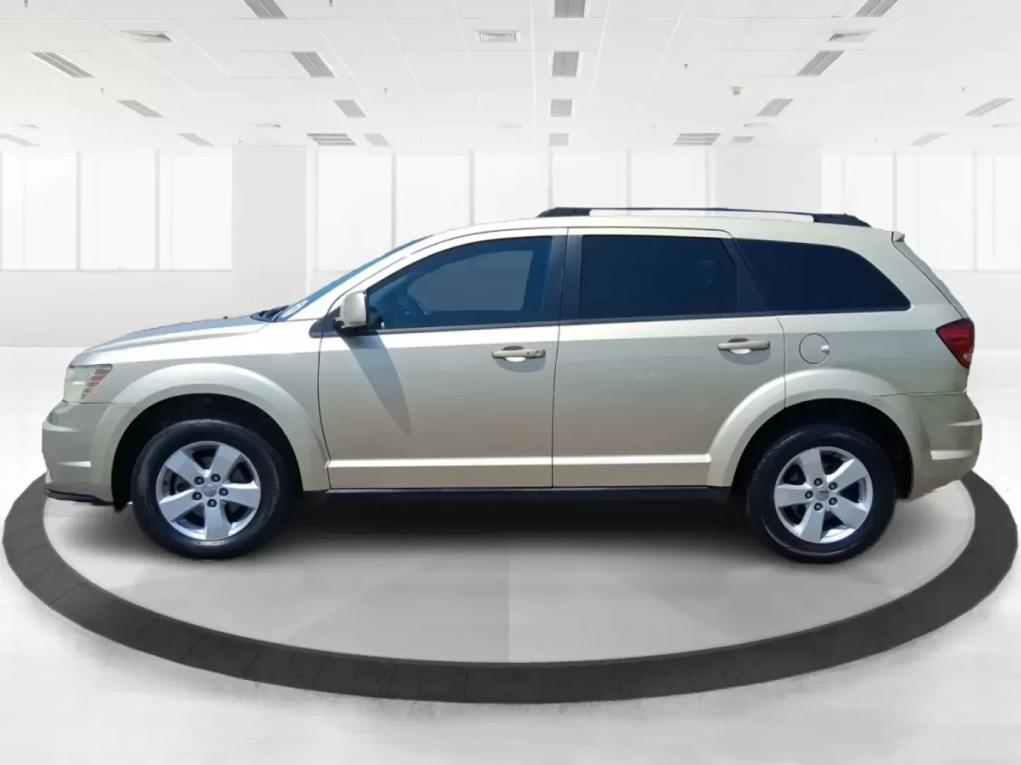 2011 Dodge Journey Mainstreet (3D4PG1FG9BT) with an 3.6L V6 DOHC 24V engine, 6-Speed Automatic transmission, located at 4508 South Dixie Dr, Moraine, OH, 45439, (937) 908-9800, 39.689976, -84.218452 - Are you in search of a versatile SUV that fits seamlessly into your active lifestyle? Look no further than this 2011 Dodge Journey Mainstreet, available now at Advantage Car and Credit - Moraine, located at 4508 South Dixie Dr, Moraine, OH 45439. This spacious and well-equipped SUV is not just a veh - Photo#5