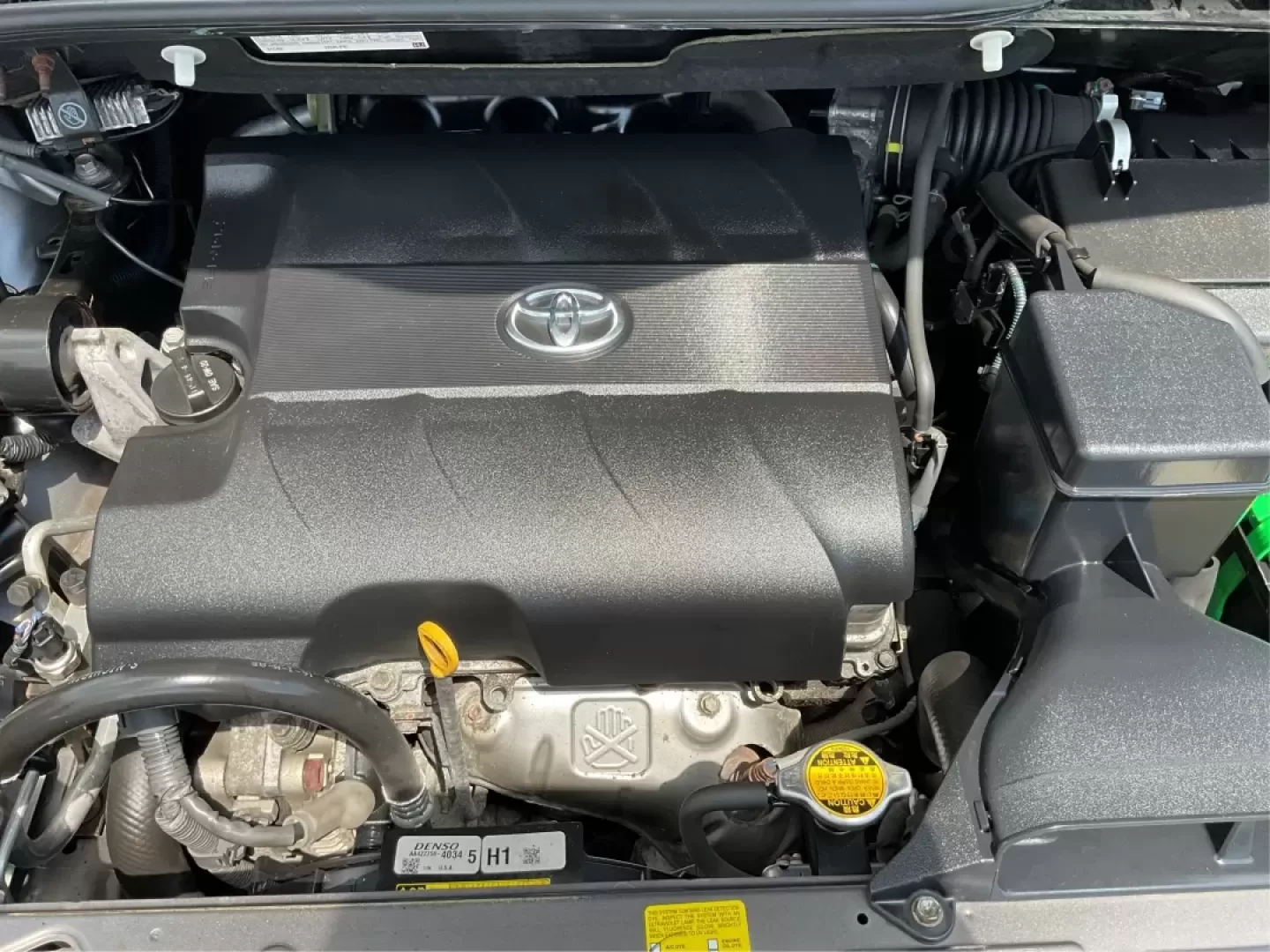 2012 Toyota Sienna XLE V6 8 Passenger (5TDYK3DC7CS) with an 3.5L V-6 DOHC engine, located at 4508 South Dixie Dr, Moraine, OH, 45439, (937) 908-9800, 39.689976, -84.218452 - **Unleash Your Family Adventures with the 2012 Toyota Sienna XLE V6!** <br /> <br /> Are you ready to elevate your family's travel experiences? The 2012 Toyota Sienna XLE V6 8 Passenger is the perfect blend of comfort, space, and reliability, designed for families who love to explore. Whether you're - Photo#11