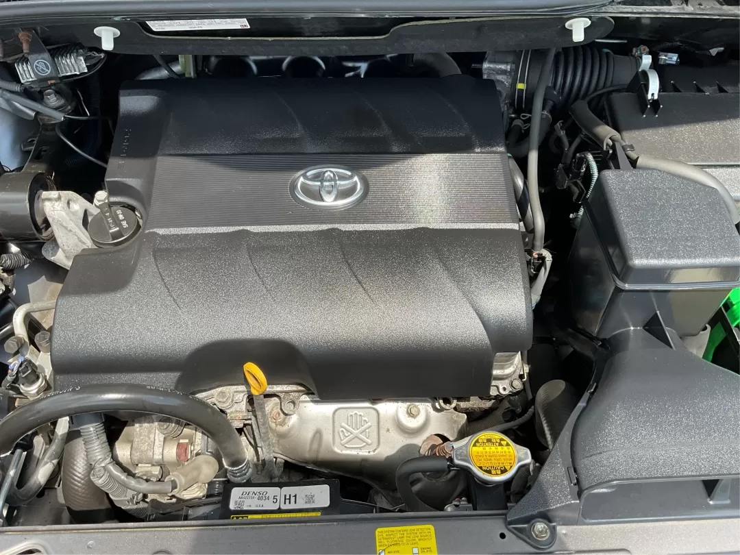 2012 Toyota Sienna XLE V6 8 Passenger (5TDYK3DC7CS) with an 3.5L V-6 DOHC engine, located at 4508 South Dixie Dr, Moraine, OH, 45439, (937) 908-9800, 39.689976, -84.218452 - 2012 Toyota Sienna XLE V6 8 Passenger - Photo#11