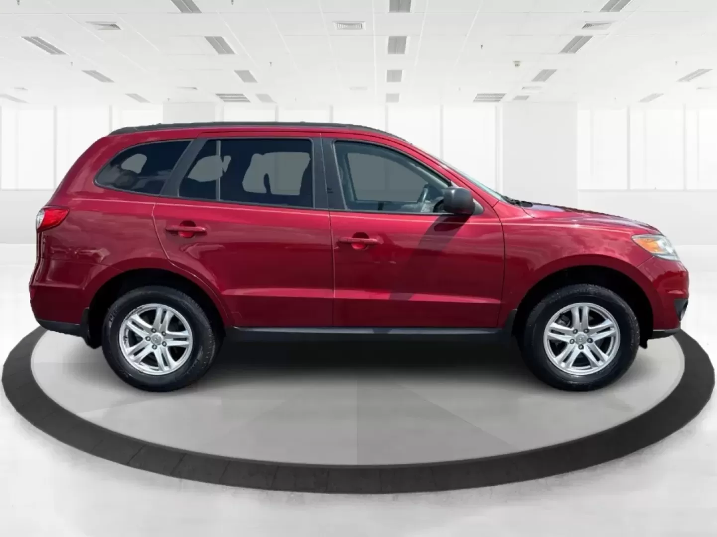2012 Hyundai Santa Fe GLS (5XYZGDAB0CG) with an 2.4L I-4 DOHC engine, located at 4508 South Dixie Dr, Moraine, OH, 45439, (937) 908-9800, 39.689976, -84.218452 - Embark on your next adventure with the perfect blend of style, comfort, and reliability - the 2012 Hyundai Santa Fe GLS. This versatile SUV is ideal for families, commuters, and weekend warriors alike. Whether you're navigating the bustling streets of Moraine, OH, or exploring nearby attractions lik - Photo#1