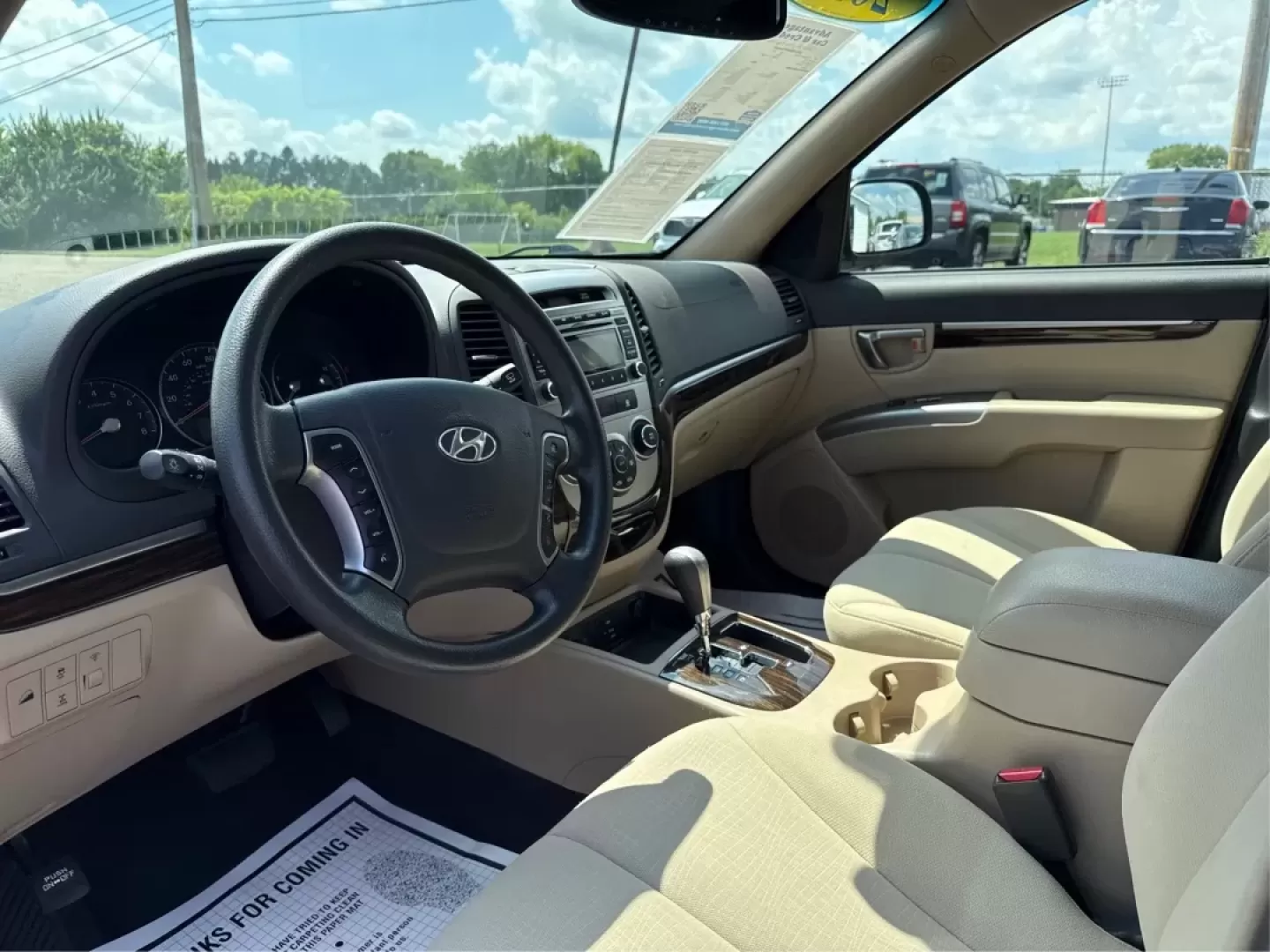 2012 Hyundai Santa Fe GLS (5XYZGDAB0CG) with an 2.4L I-4 DOHC engine, located at 4508 South Dixie Dr, Moraine, OH, 45439, (937) 908-9800, 39.689976, -84.218452 - Embark on your next adventure with the perfect blend of style, comfort, and reliability - the 2012 Hyundai Santa Fe GLS. This versatile SUV is ideal for families, commuters, and weekend warriors alike. Whether you're navigating the bustling streets of Moraine, OH, or exploring nearby attractions lik - Photo#9