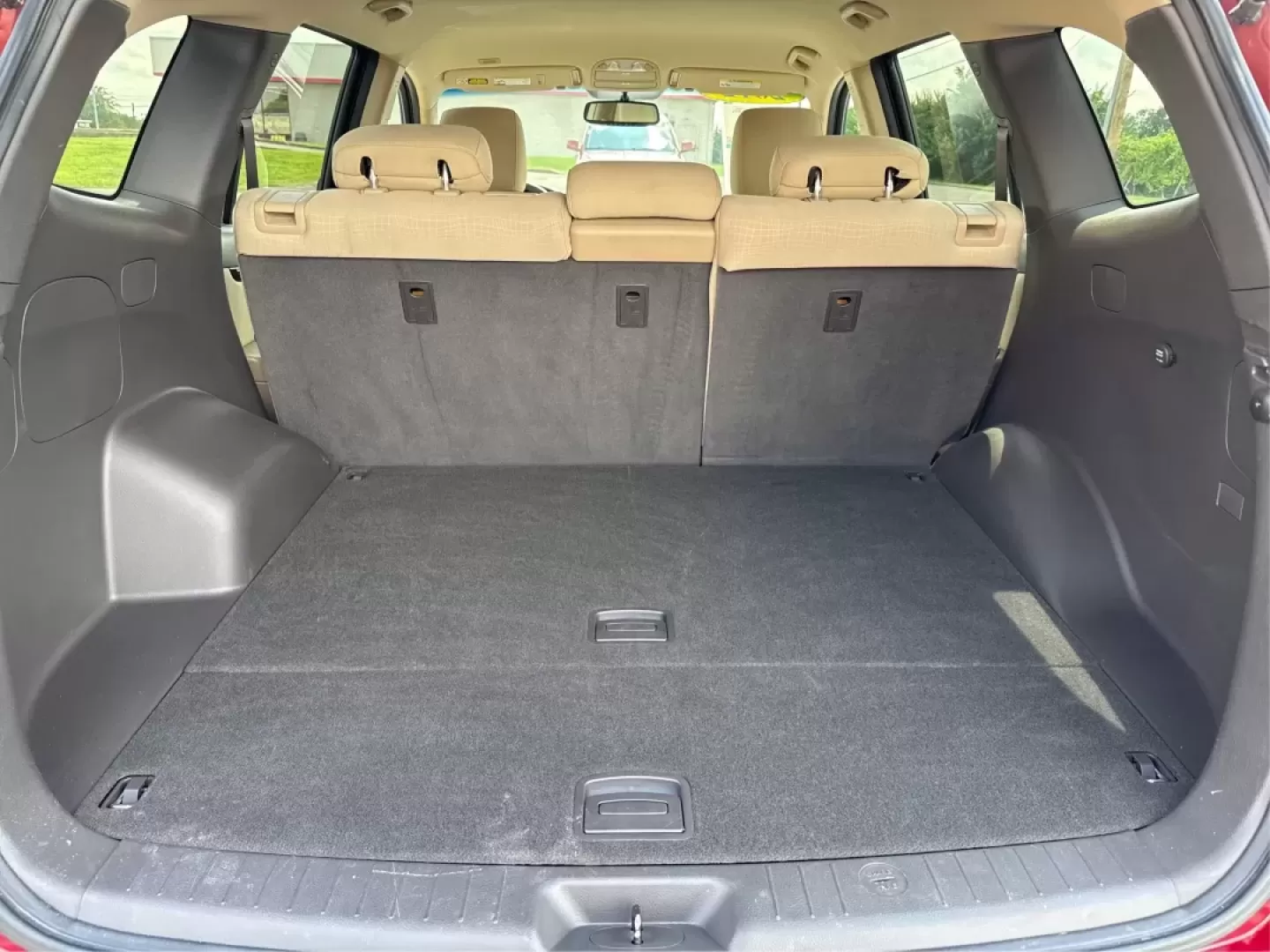 2012 Hyundai Santa Fe GLS (5XYZGDAB0CG) with an 2.4L I-4 DOHC engine, located at 4508 South Dixie Dr, Moraine, OH, 45439, (937) 908-9800, 39.689976, -84.218452 - Embark on your next adventure with the perfect blend of style, comfort, and reliability - the 2012 Hyundai Santa Fe GLS. This versatile SUV is ideal for families, commuters, and weekend warriors alike. Whether you're navigating the bustling streets of Moraine, OH, or exploring nearby attractions lik - Photo#12