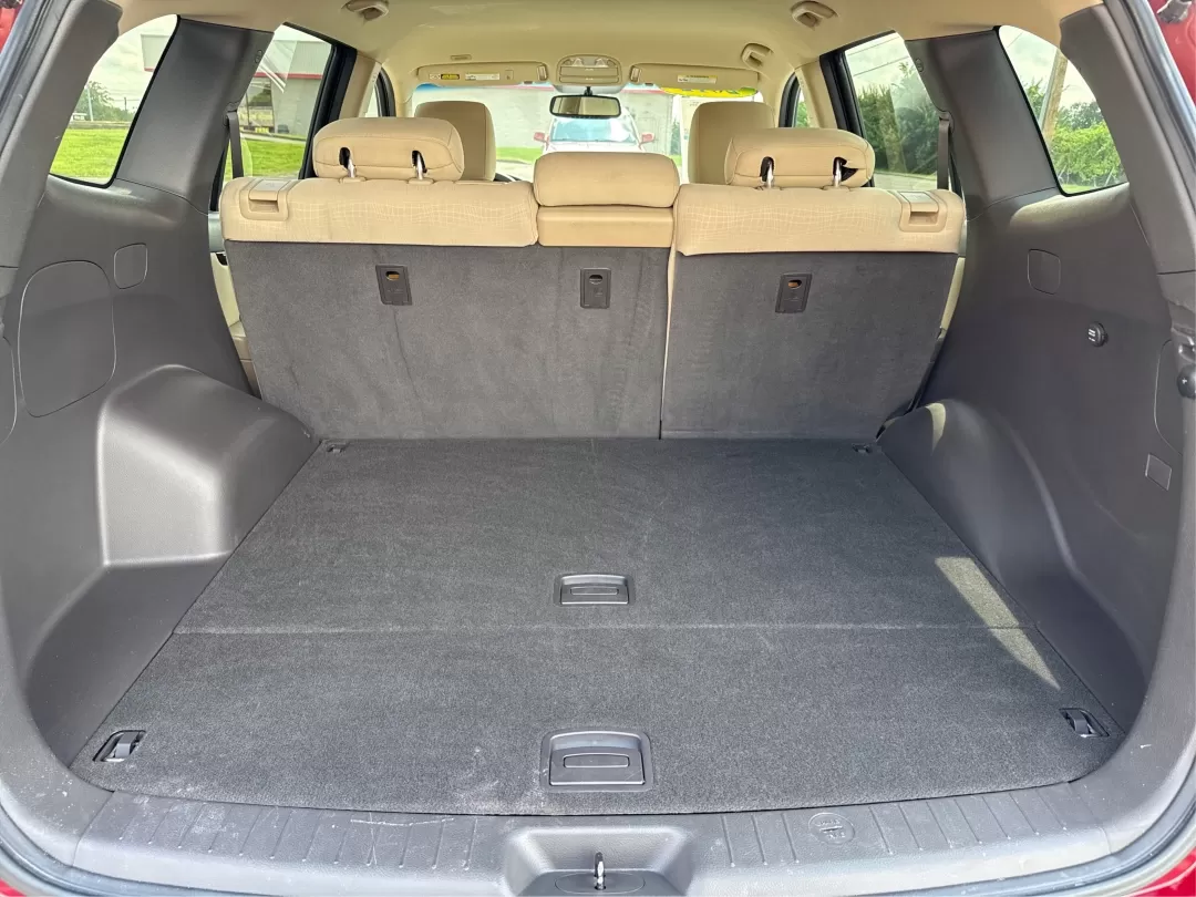 2012 Hyundai Santa Fe GLS (5XYZGDAB0CG) with an 2.4L I-4 DOHC engine, located at 4508 South Dixie Dr, Moraine, OH, 45439, (937) 908-9800, 39.689976, -84.218452 - 2012 Hyundai Santa Fe GLS - Photo#12