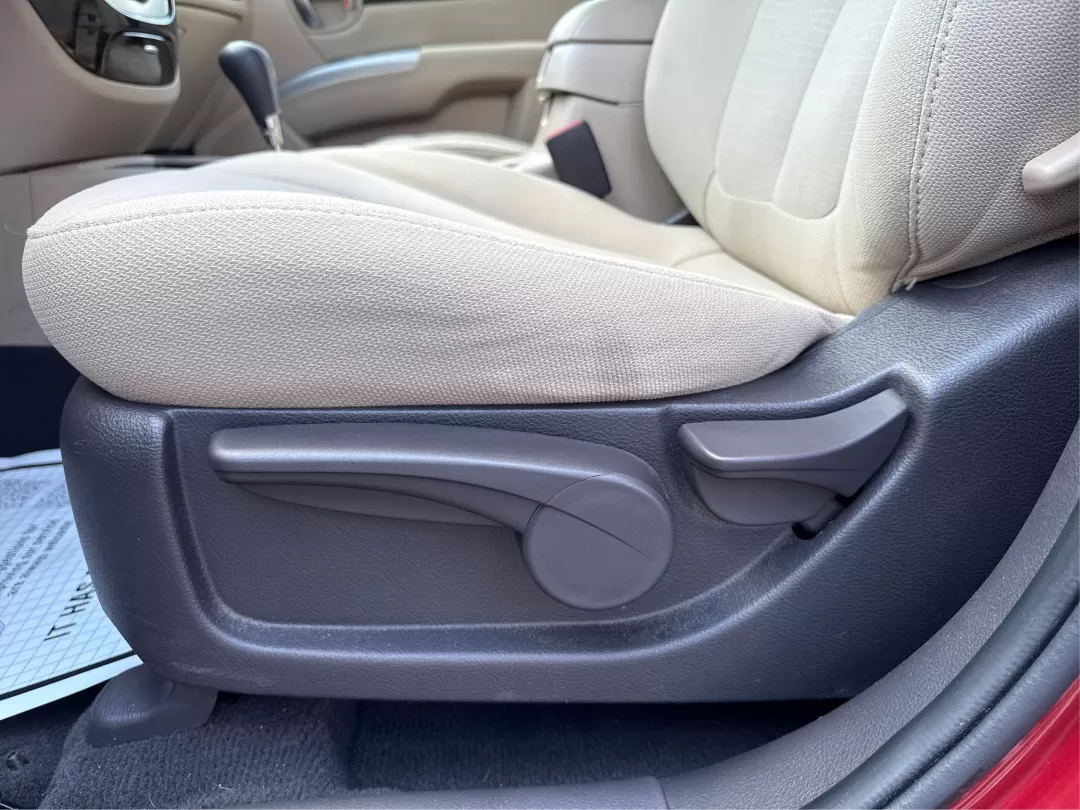 2012 Hyundai Santa Fe GLS (5XYZGDAB0CG) with an 2.4L I-4 DOHC engine, located at 4508 South Dixie Dr, Moraine, OH, 45439, (937) 908-9800, 39.689976, -84.218452 - 2012 Hyundai Santa Fe GLS - Photo#18