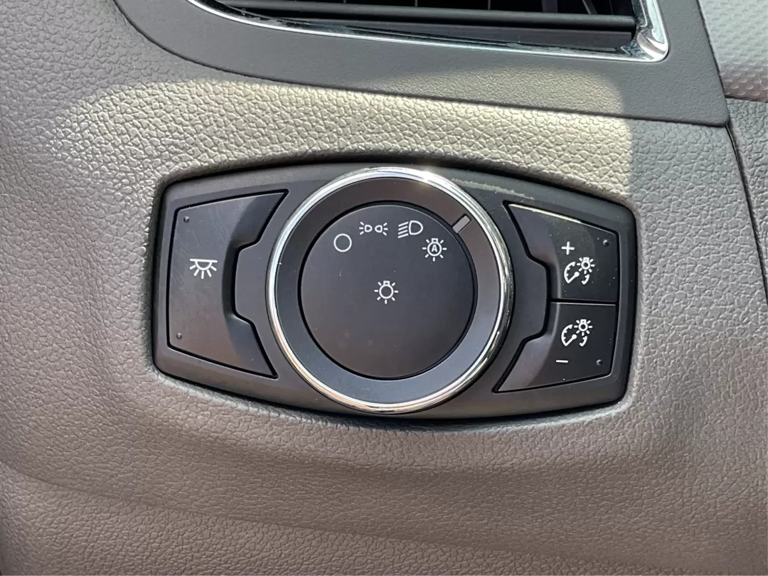 2013 Ford Edge SEL (2FMDK3JC0DB) with an Other engine, located at 4508 South Dixie Dr, Moraine, OH, 45439, (937) 908-9800, 39.689976, -84.218452 - 2013 Ford Edge SEL - Photo#17