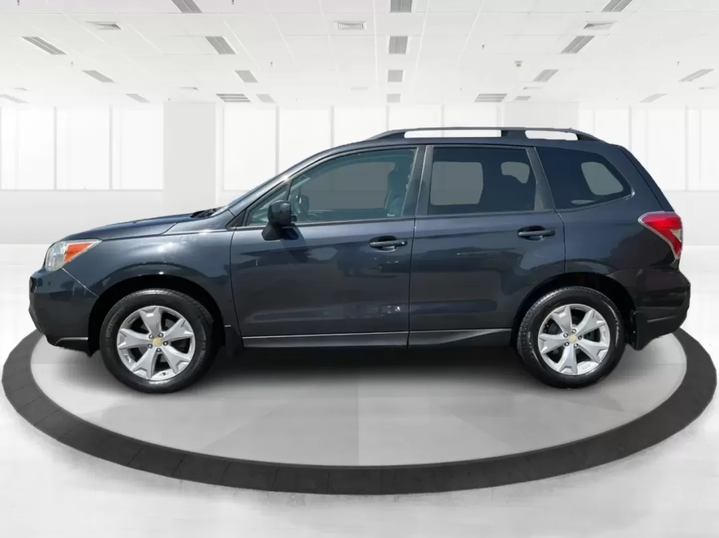 2014 Subaru Forester 2.5i Premium (JF2SJAGCXEH) with an 2.5L H-4 DOHC engine, located at 4508 South Dixie Dr, Moraine, OH, 45439, (937) 908-9800, 39.689976, -84.218452 - Photo#5