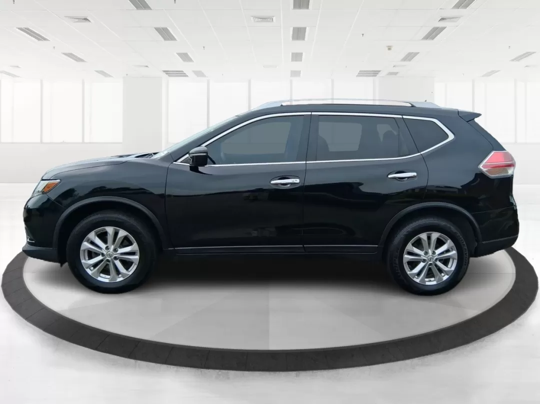 2015 Nissan Rogue SV (5N1AT2MV7FC) with an 2.5L I-4 DOHC engine, located at 1230 East Main St, Xenia, OH, 45385, (937) 908-9800, 39.688026, -83.910172 - Photo#5