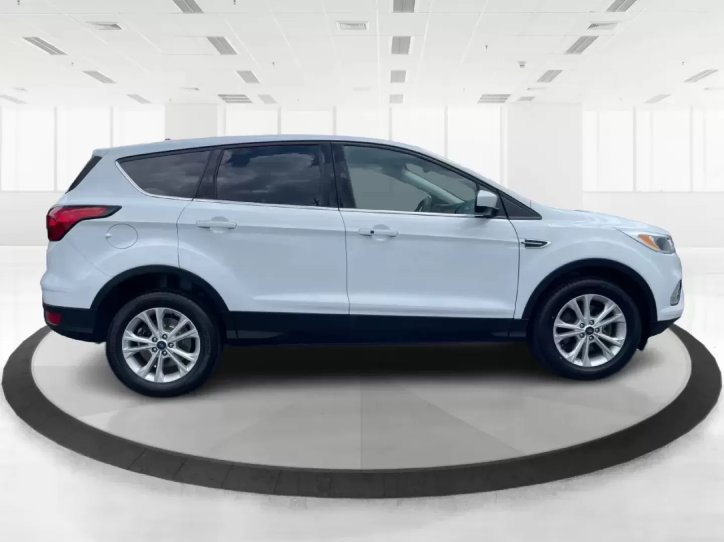 2019 Ford Escape SE (1FMCU9GD2KU) with an Other engine, located at 1951 S Dayton Lakeview Rd., New Carlisle, OH, 45344, (937) 908-9800, 39.890999, -84.050255 - **Discover Your Next Adventure with the 2019 Ford Escape SE at Advantage Car and Credit!**<br /> <br /> Are you ready to elevate your daily drives and weekend adventures? The 2019 Ford Escape SE is designed for those who crave versatility and comfort in their rides, making it an ideal choice for fam - Photo#1