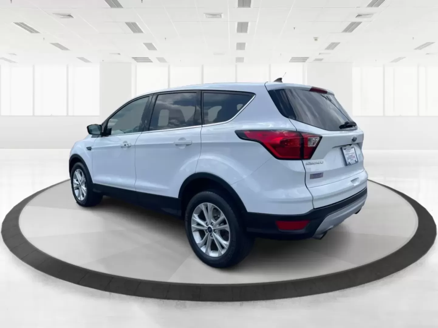 2019 Ford Escape SE (1FMCU9GD2KU) with an Other engine, located at 1951 S Dayton Lakeview Rd., New Carlisle, OH, 45344, (937) 908-9800, 39.890999, -84.050255 - **Discover Your Next Adventure with the 2019 Ford Escape SE at Advantage Car and Credit!**<br /> <br /> Are you ready to elevate your daily drives and weekend adventures? The 2019 Ford Escape SE is designed for those who crave versatility and comfort in their rides, making it an ideal choice for fam - Photo#4