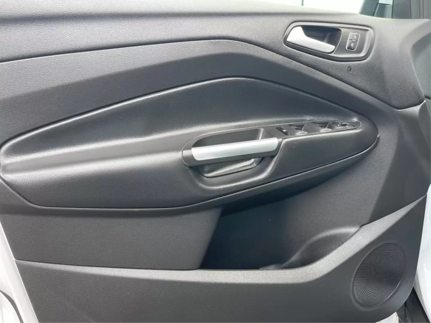 2019 Ford Escape SE (1FMCU9GD2KU) with an Other engine, located at 1951 S Dayton Lakeview Rd., New Carlisle, OH, 45344, (937) 908-9800, 39.890999, -84.050255 - **Discover Your Next Adventure with the 2019 Ford Escape SE at Advantage Car and Credit!**<br /> <br /> Are you ready to elevate your daily drives and weekend adventures? The 2019 Ford Escape SE is designed for those who crave versatility and comfort in their rides, making it an ideal choice for fam - Photo#18