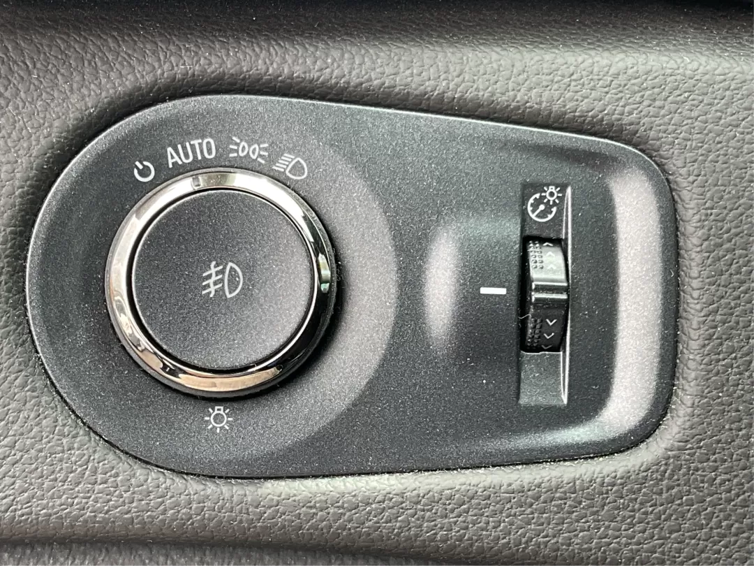 2013 Cadillac SRX Premium Collection (3GYFNJE34DS) with an 3.6L V-6 gasoline direct injection engine, located at 401 Woodman Dr, Riverside, OH, 45431, (937) 908-9800, 39.760899, -84.123421 - Photo#17