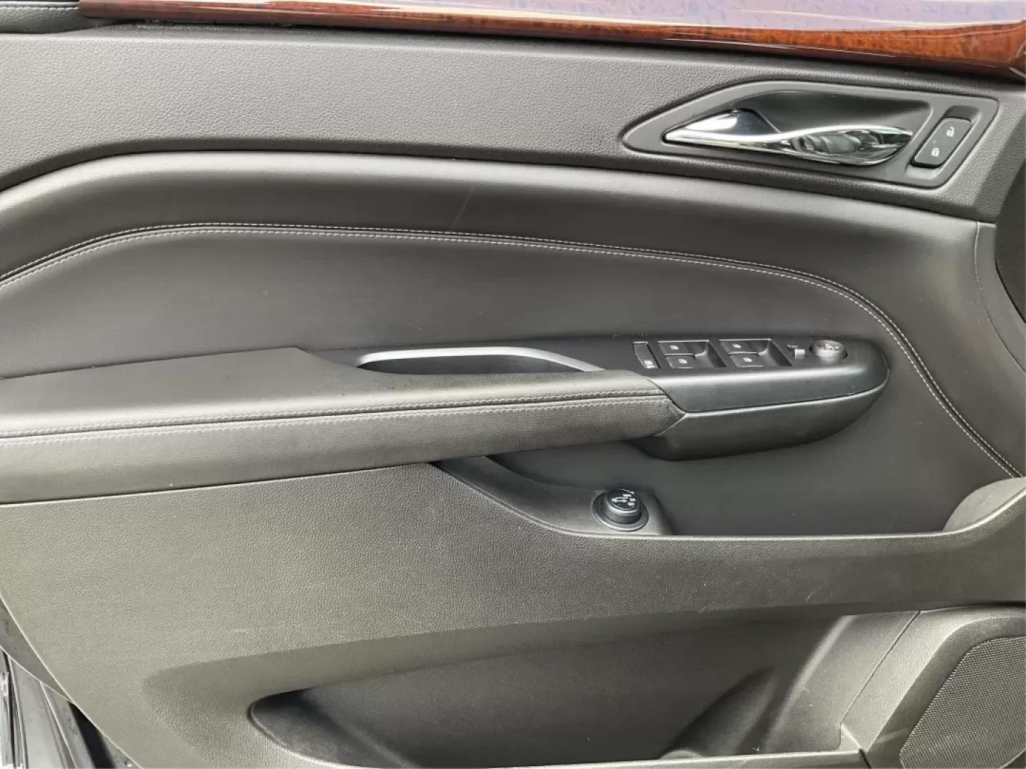 2013 Cadillac SRX Premium Collection (3GYFNJE34DS) with an 3.6L V-6 gasoline direct injection engine, located at 401 Woodman Dr, Riverside, OH, 45431, (937) 908-9800, 39.760899, -84.123421 - Photo#19