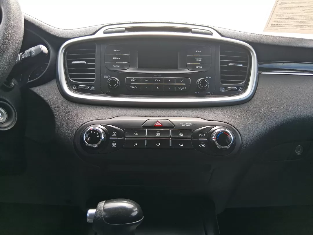 2017 Kia Sorento 2.4L L (5XYPG4A32HG) with an 2.4L I-4 gasoline direct injection engine, located at 1230 East Main St, Xenia, OH, 45385, (937) 908-9800, 39.688026, -83.910172 - Photo#13