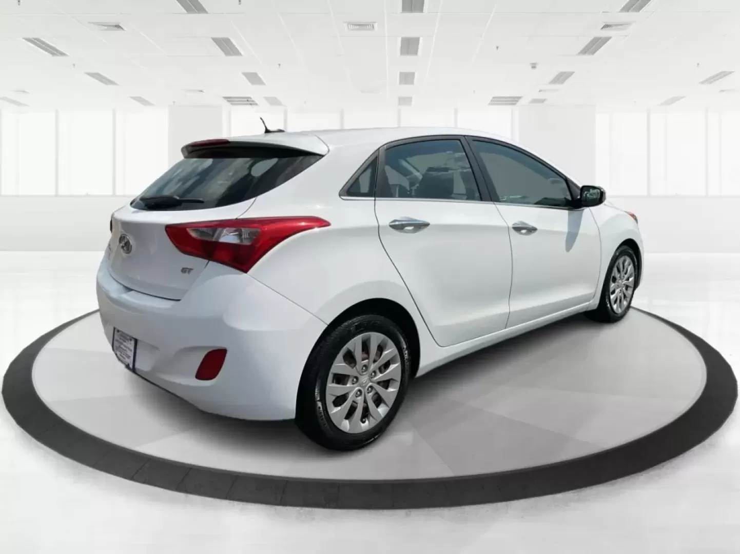 2017 Hyundai Elantra GT Base (KMHD35LH2HU) with an Other engine, located at 8750 N County Rd 25A, Piqua, OH, 45356, (937) 908-9800, 40.164391, -84.232513 - **Discover the Perfect Commuter or Family Vehicle at Advantage Car and Credit - Piqua**<br /> <br /> Are you searching for a reliable vehicle that caters to your daily commute or weekend family adventures? Look no further than this 2017 Hyundai Elantra GT, now available for purchase at Advantage Car - Photo#2
