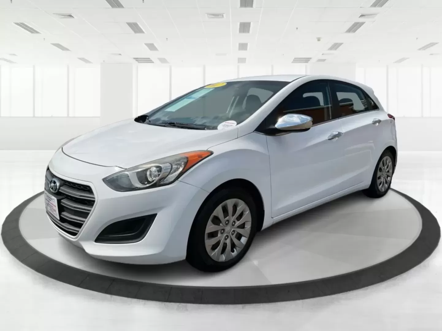 2017 Hyundai Elantra GT Base (KMHD35LH2HU) with an Other engine, located at 8750 N County Rd 25A, Piqua, OH, 45356, (937) 908-9800, 40.164391, -84.232513 - **Discover the Perfect Commuter or Family Vehicle at Advantage Car and Credit - Piqua**<br /> <br /> Are you searching for a reliable vehicle that caters to your daily commute or weekend family adventures? Look no further than this 2017 Hyundai Elantra GT, now available for purchase at Advantage Car - Photo#8