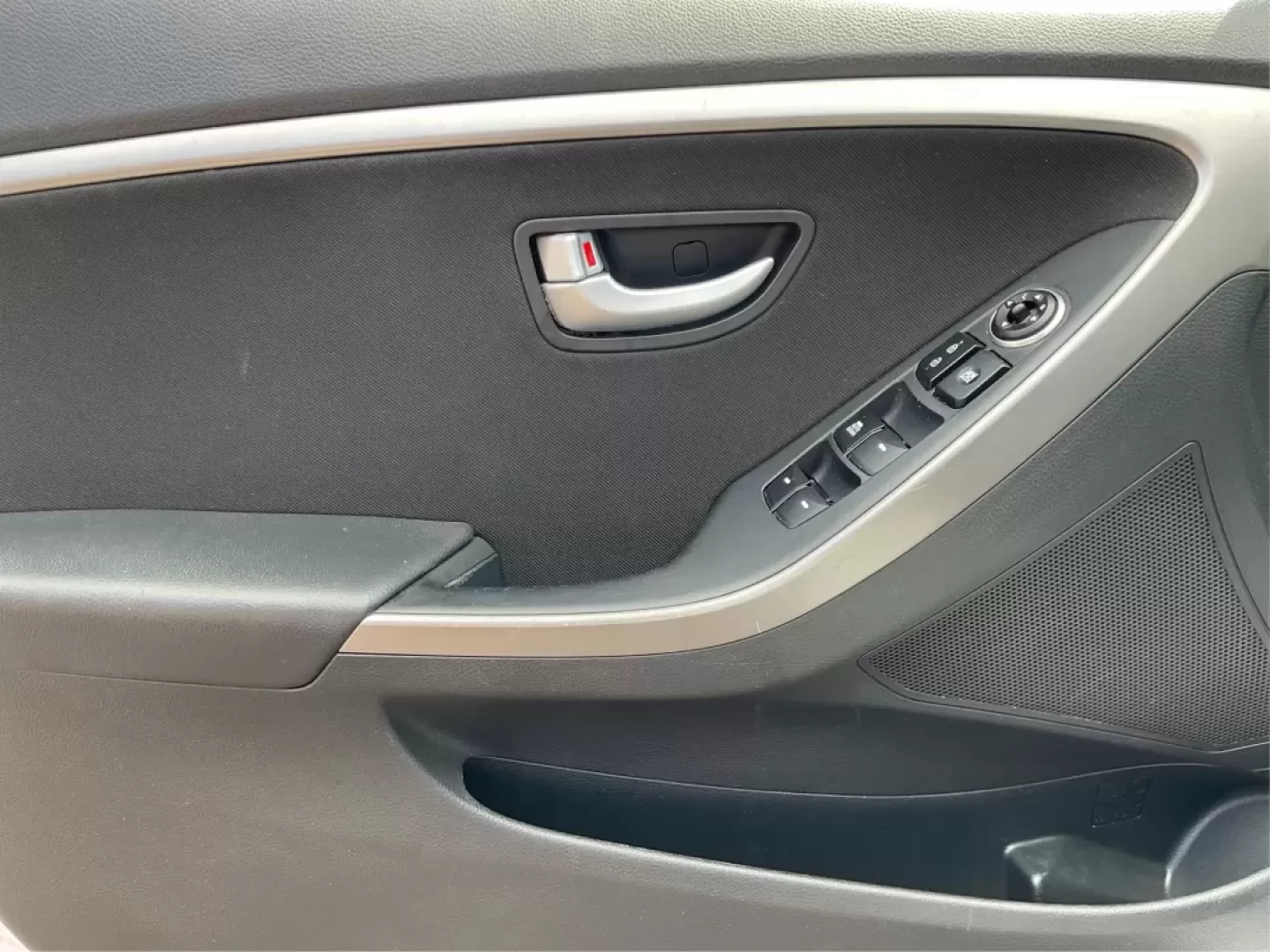 2017 Hyundai Elantra GT Base (KMHD35LH2HU) with an Other engine, located at 8750 N County Rd 25A, Piqua, OH, 45356, (937) 908-9800, 40.164391, -84.232513 - **Discover the Perfect Commuter or Family Vehicle at Advantage Car and Credit - Piqua**<br /> <br /> Are you searching for a reliable vehicle that caters to your daily commute or weekend family adventures? Look no further than this 2017 Hyundai Elantra GT, now available for purchase at Advantage Car - Photo#17
