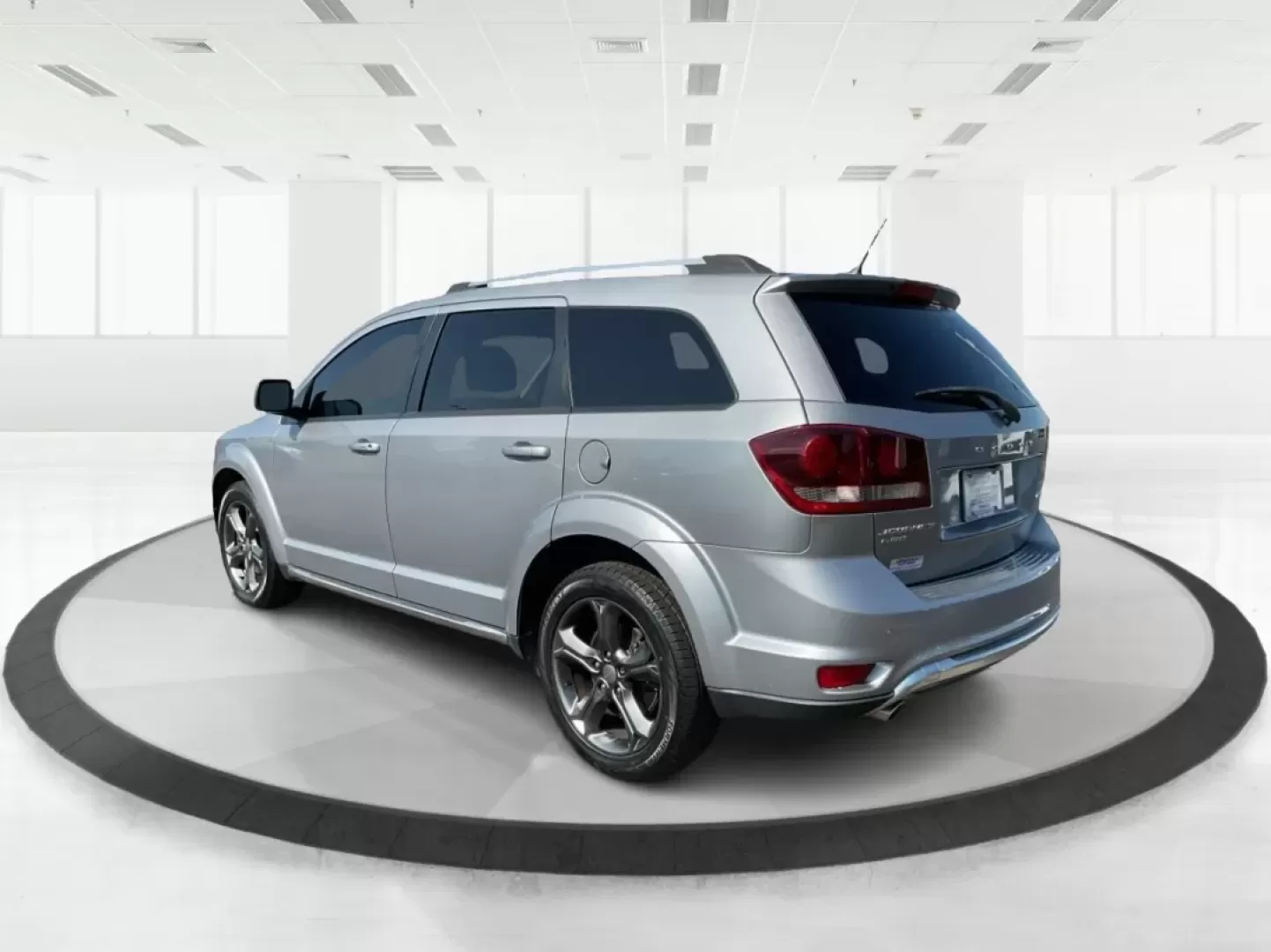2016 Dodge Journey Crossroad Plus (3C4PDDGG2GT) with an Pentastar 3.6L V-6 DOHC engine, located at 1099 N County Rd 25A, Troy, OH, 45373, (937) 908-9800, 40.057079, -84.212883 - Photo#4