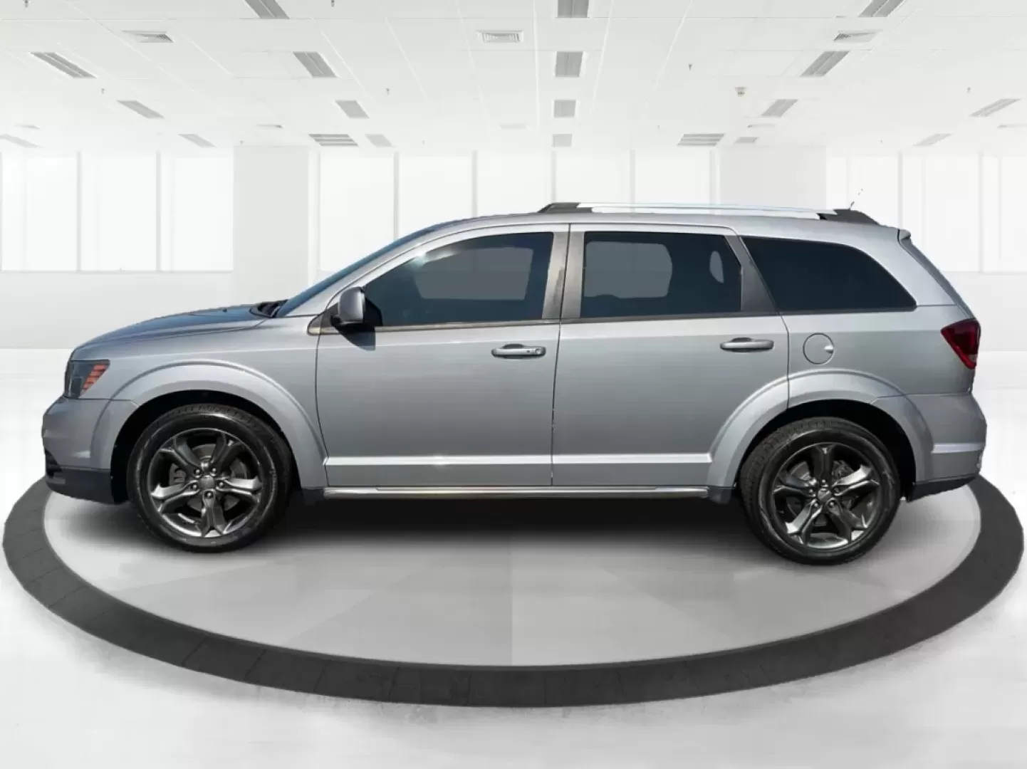 2016 Dodge Journey Crossroad Plus (3C4PDDGG2GT) with an Pentastar 3.6L V-6 DOHC engine, located at 1099 N County Rd 25A, Troy, OH, 45373, (937) 908-9800, 40.057079, -84.212883 - Photo#5