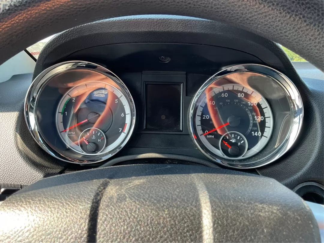 2013 Dodge Durango SXT (1C4RDJAG7DC) with an 3.6L V-6 DOHC engine, located at 1099 N County Rd 25A , Troy, OH, 45373, (937) 908-9800, 40.057079, -84.212883 - Photo#15