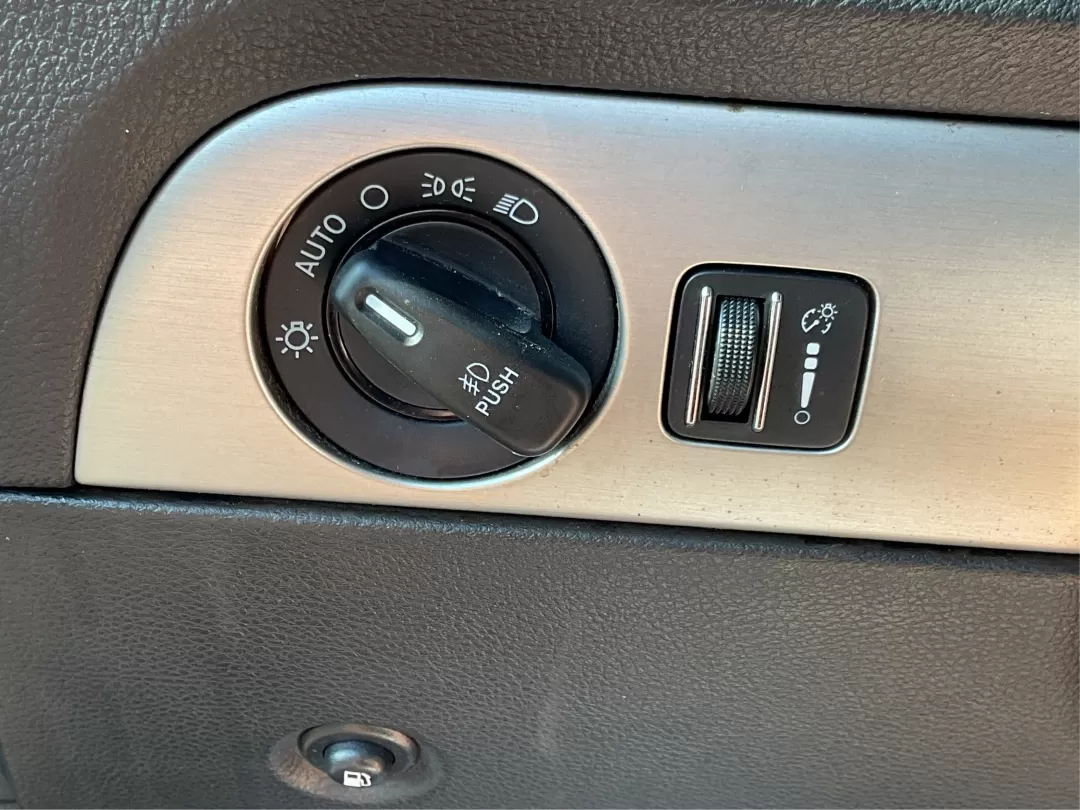 2013 Dodge Durango SXT (1C4RDJAG7DC) with an 3.6L V-6 DOHC engine, located at 1099 N County Rd 25A , Troy, OH, 45373, (937) 908-9800, 40.057079, -84.212883 - Photo#17