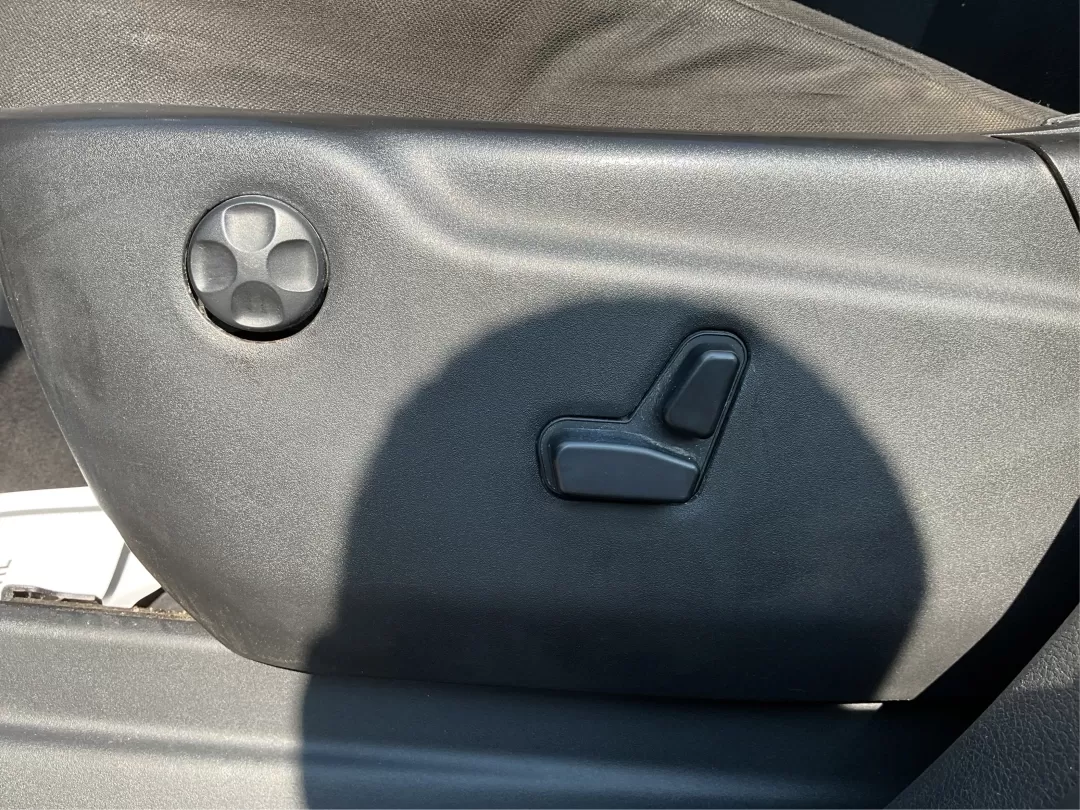 2013 Dodge Durango SXT (1C4RDJAG7DC) with an 3.6L V-6 DOHC engine, located at 1099 N County Rd 25A , Troy, OH, 45373, (937) 908-9800, 40.057079, -84.212883 - Photo#18