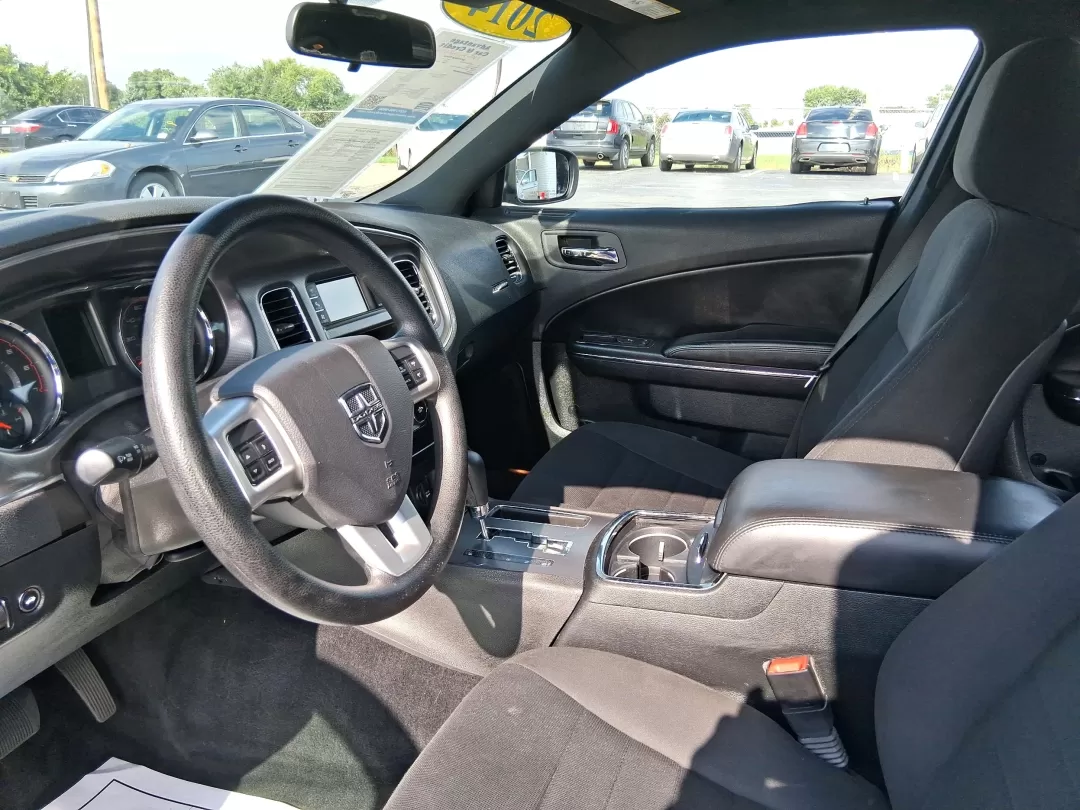 2014 Dodge Charger SE (2C3CDXBG0EH) with an 3.6L V-6 DOHC engine, located at 1951 S Dayton Lakeview Rd., New Carlisle, OH, 45344, (937) 908-9800, 39.890999, -84.050255 - Photo#9