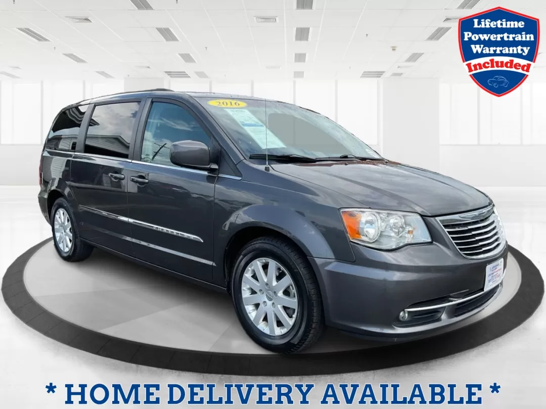 2016 Chrysler Town and Country Touring (2C4RC1BGXGR) with an Pentastar 3.6L V-6 DOHC engine, located at 1230 East Main St, Xenia, OH, 45385, (937) 908-9800, 39.688026, -83.910172 - **Discover Your Next Adventure with the 2016 Chrysler Town and Country Touring at Advantage Car and Credit Xenia!**<br /> <br /> If you're a growing family in Xenia, OH, seeking the perfect blend of comfort, space, and modern conveniences, look no further than the 2016 Chrysler Town and Country - Photo#0