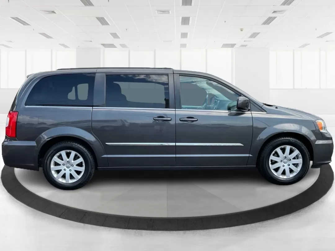 2016 Chrysler Town and Country Touring (2C4RC1BGXGR) with an Pentastar 3.6L V-6 DOHC engine, located at 1230 East Main St, Xenia, OH, 45385, (937) 908-9800, 39.688026, -83.910172 - **Discover Your Next Adventure with the 2016 Chrysler Town and Country Touring at Advantage Car and Credit Xenia!**<br /> <br /> If you're a growing family in Xenia, OH, seeking the perfect blend of comfort, space, and modern conveniences, look no further than the 2016 Chrysler Town and Country - Photo#1