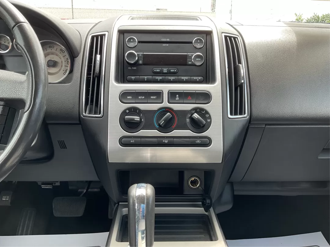 2010 Ford Edge SEL (2FMDK3JC4AB) with an Duratec 3.5L V-6 DOHC engine, located at 1230 East Main St, Xenia, OH, 45385, (937) 908-9800, 39.688026, -83.910172 - Photo#13