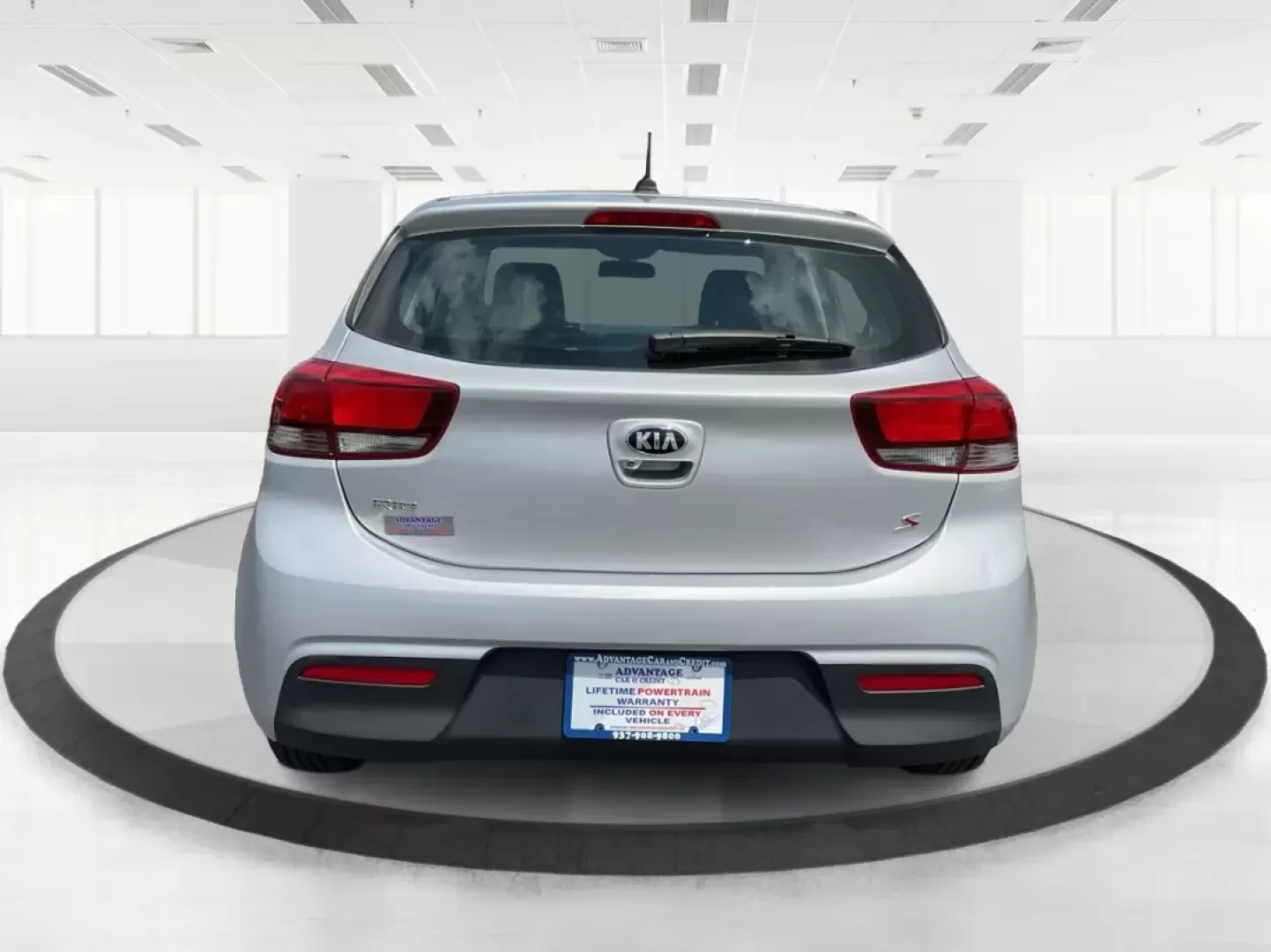 2019 Kia Rio 5-Door S (3KPA25AB6KE) with an Gamma 1.6L I-4 gasoline direct injection engine, located at 1099 N County Rd 25A, Troy, OH, 45373, (937) 908-9800, 40.057079, -84.212883 - Photo#3
