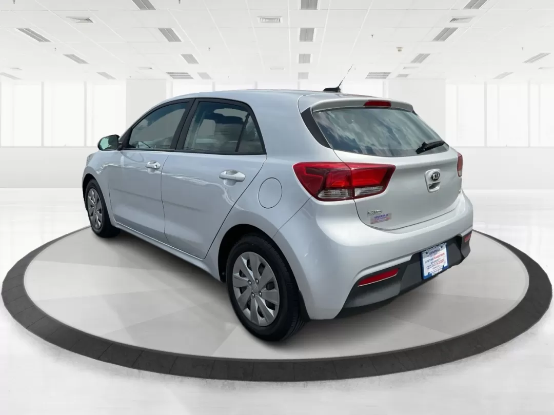 2019 Kia Rio 5-Door S (3KPA25AB6KE) with an Gamma 1.6L I-4 gasoline direct injection engine, located at 1099 N County Rd 25A , Troy, OH, 45373, (937) 908-9800, 40.057079, -84.212883 - Photo#4
