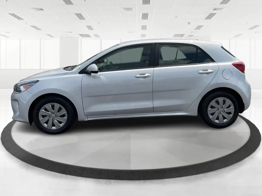 2019 Kia Rio 5-Door S (3KPA25AB6KE) with an Gamma 1.6L I-4 gasoline direct injection engine, located at 1099 N County Rd 25A , Troy, OH, 45373, (937) 908-9800, 40.057079, -84.212883 - Photo#5