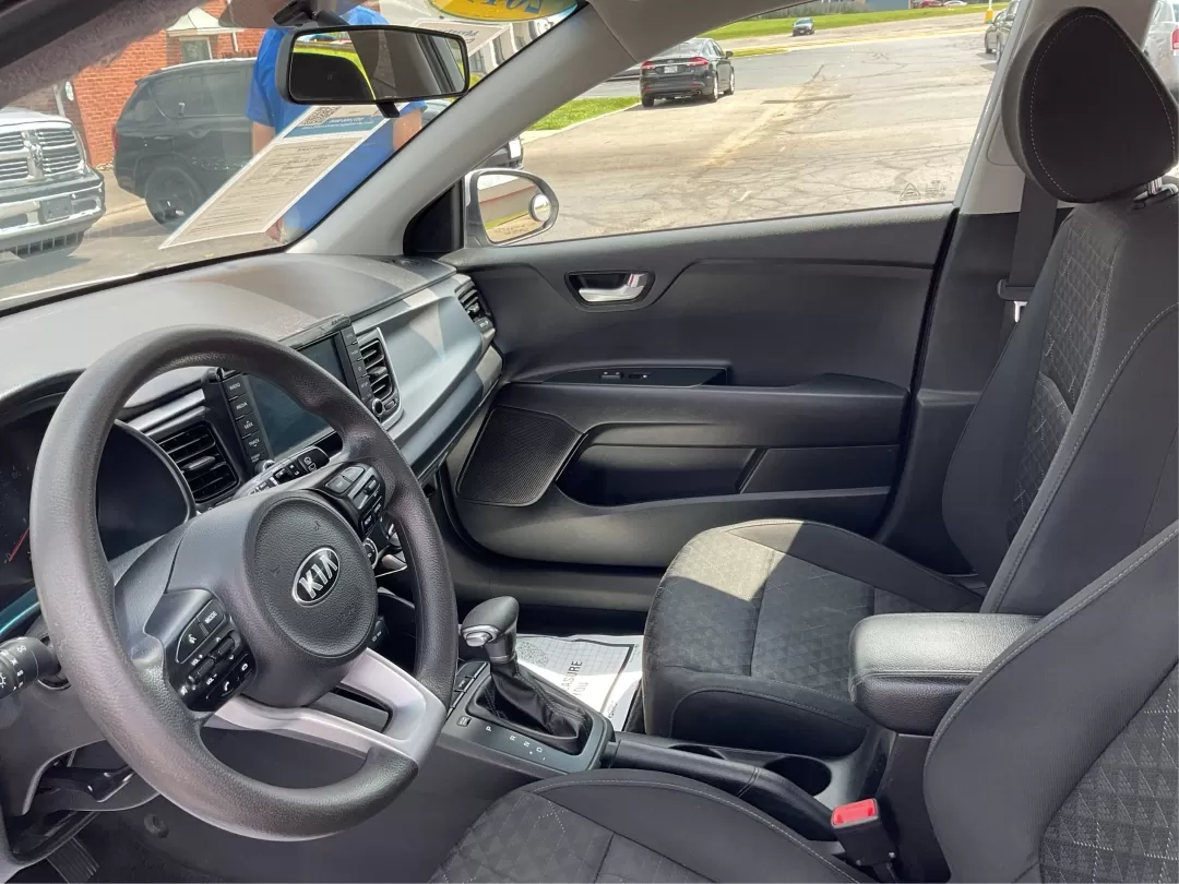 2019 Kia Rio 5-Door S (3KPA25AB6KE) with an Gamma 1.6L I-4 gasoline direct injection engine, located at 1099 N County Rd 25A , Troy, OH, 45373, (937) 908-9800, 40.057079, -84.212883 - Photo#9