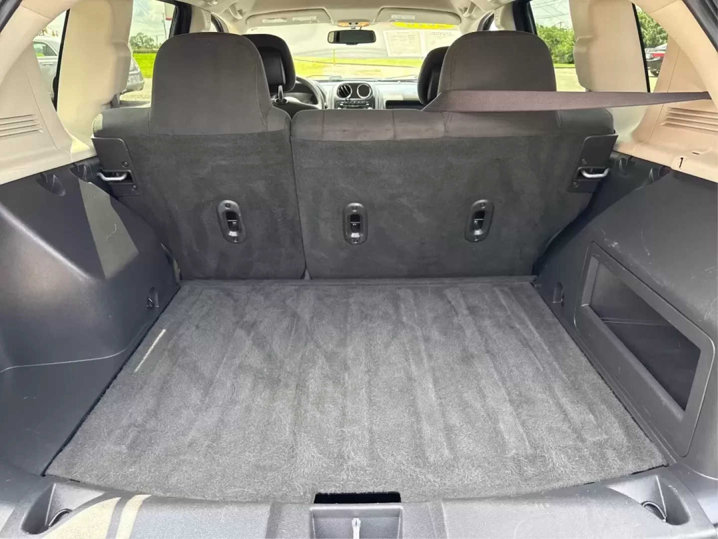 2016 Jeep Compass Sport (1C4NJDBB5GD) with an 2.4L I-4 DOHC engine, located at 1099 N County Rd 25A, Troy, OH, 45373, (937) 908-9800, 40.057079, -84.212883 - **Adventure Awaits with this 2016 Jeep Compass Sport Perfect for Weekend Getaways!**<br /> <br /> Are you looking for a vehicle that combines style, functionality, and reliability for your next adventure? Look no further than this 2016 Jeep Compass Sport, available now at Advantage Car and Credit i - Photo#12