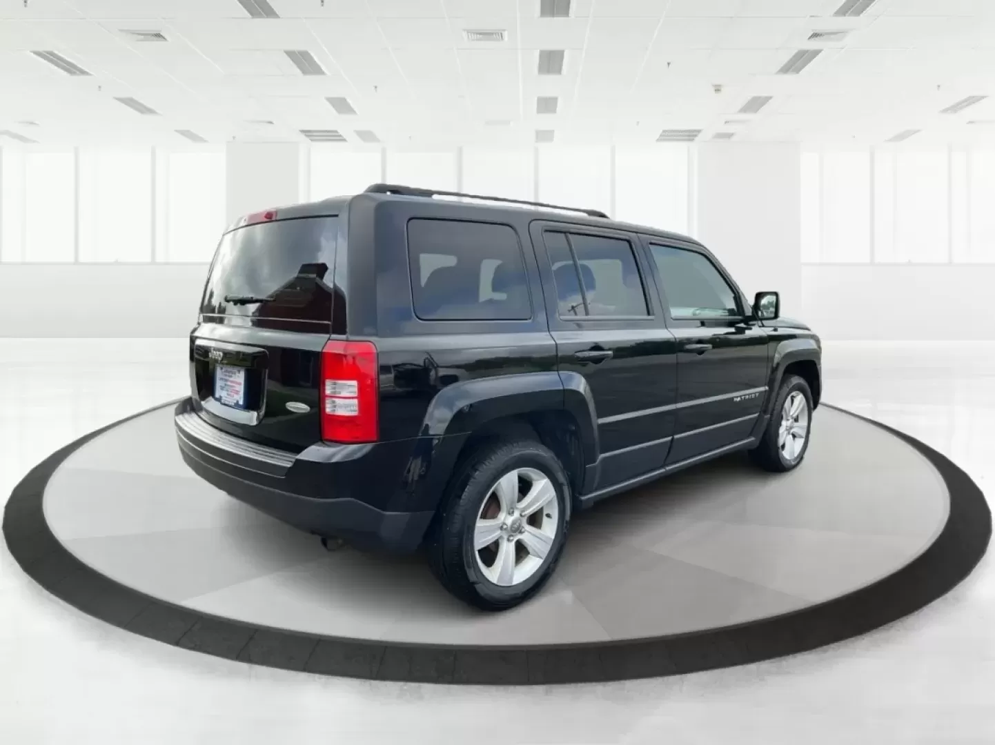2014 Jeep Patriot Latitude (1C4NJPFA4ED) with an Other engine, located at 4508 South Dixie Dr, Moraine, OH, 45439, (937) 908-9800, 39.689976, -84.218452 - Photo#2
