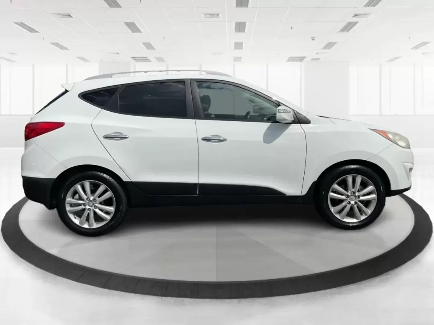 2013 Hyundai Tucson Limited (KM8JU3AC4DU) with an Other engine, located at 1951 S Dayton Lakeview Rd., New Carlisle, OH, 45344, (937) 908-9800, 39.890999, -84.050255 - Are you ready to elevate your daily commute or embark on weekend adventures? The 2013 Hyundai Tucson Limited is the perfect SUV for those looking for reliability, comfort, and style. Ideal for growing families or budget-conscious buyers, this utility vehicle is designed to meet your diverse lifestyl - Photo#1