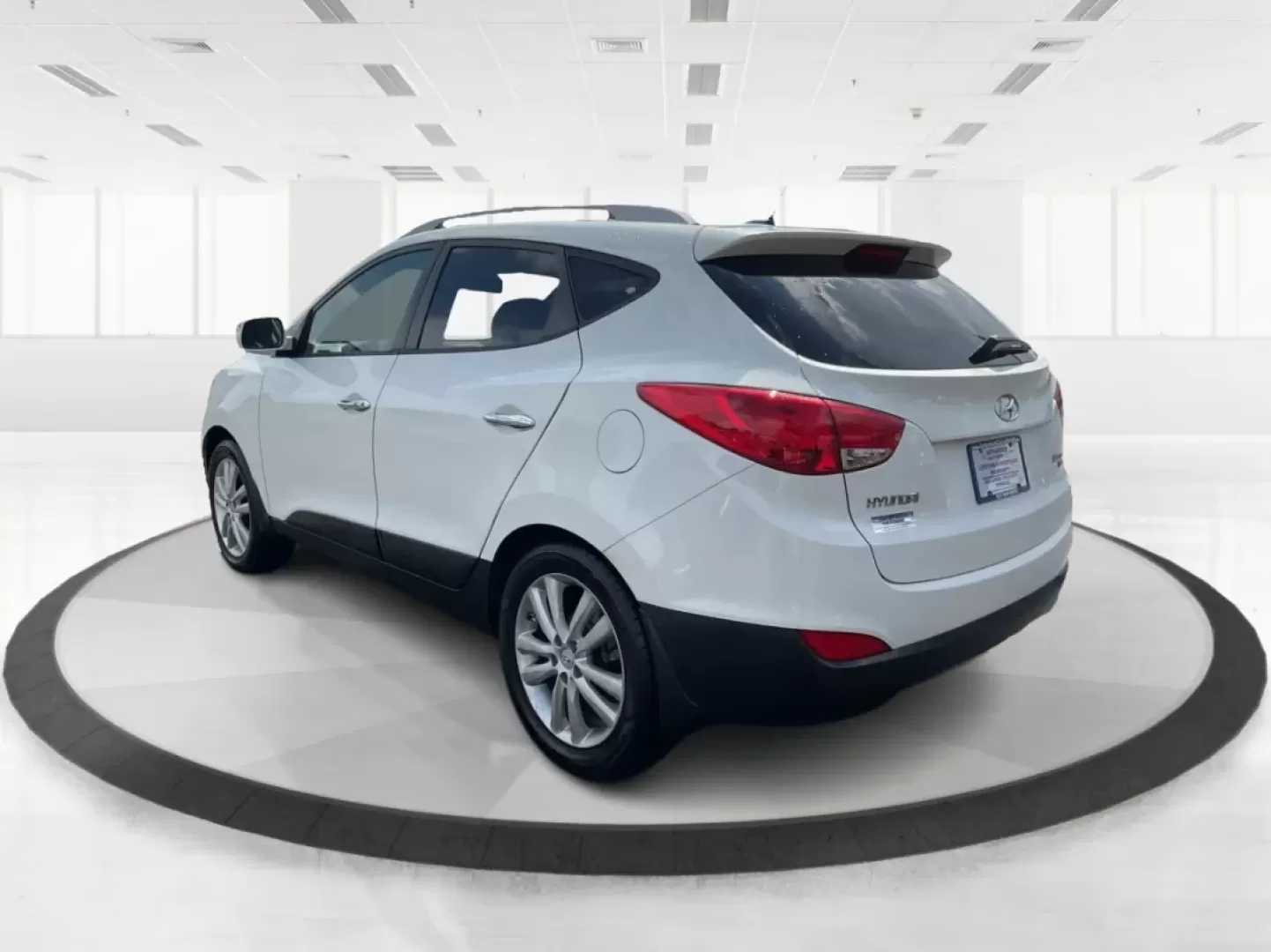 2013 Hyundai Tucson Limited (KM8JU3AC4DU) with an Other engine, located at 1951 S Dayton Lakeview Rd., New Carlisle, OH, 45344, (937) 908-9800, 39.890999, -84.050255 - Are you ready to elevate your daily commute or embark on weekend adventures? The 2013 Hyundai Tucson Limited is the perfect SUV for those looking for reliability, comfort, and style. Ideal for growing families or budget-conscious buyers, this utility vehicle is designed to meet your diverse lifestyl - Photo#4