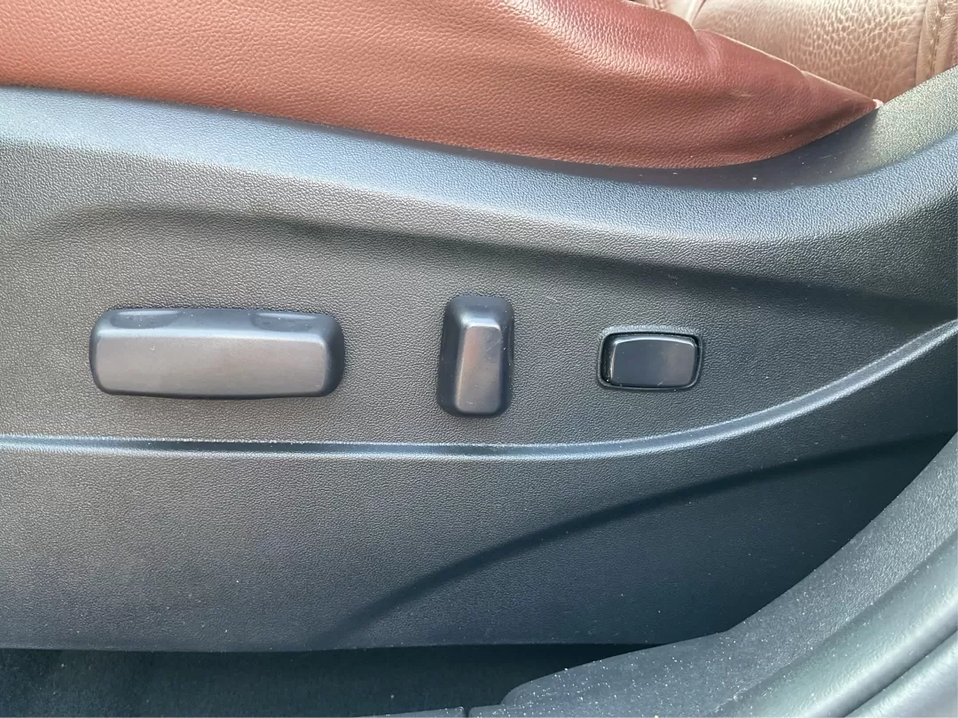 2013 Hyundai Tucson Limited (KM8JU3AC4DU) with an Other engine, located at 1951 S Dayton Lakeview Rd., New Carlisle, OH, 45344, (937) 908-9800, 39.890999, -84.050255 - 2013 Hyundai Tucson Limited - Photo#17
