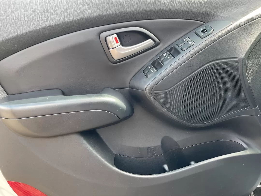 2013 Hyundai Tucson Limited (KM8JU3AC4DU) with an Other engine, located at 1951 S Dayton Lakeview Rd., New Carlisle, OH, 45344, (937) 908-9800, 39.890999, -84.050255 - 2013 Hyundai Tucson Limited - Photo#18