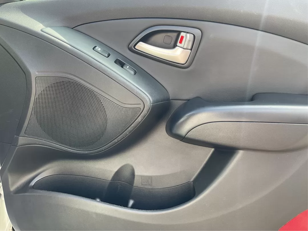 2013 Hyundai Tucson Limited (KM8JU3AC4DU) with an Other engine, located at 1951 S Dayton Lakeview Rd., New Carlisle, OH, 45344, (937) 908-9800, 39.890999, -84.050255 - 2013 Hyundai Tucson Limited - Photo#19