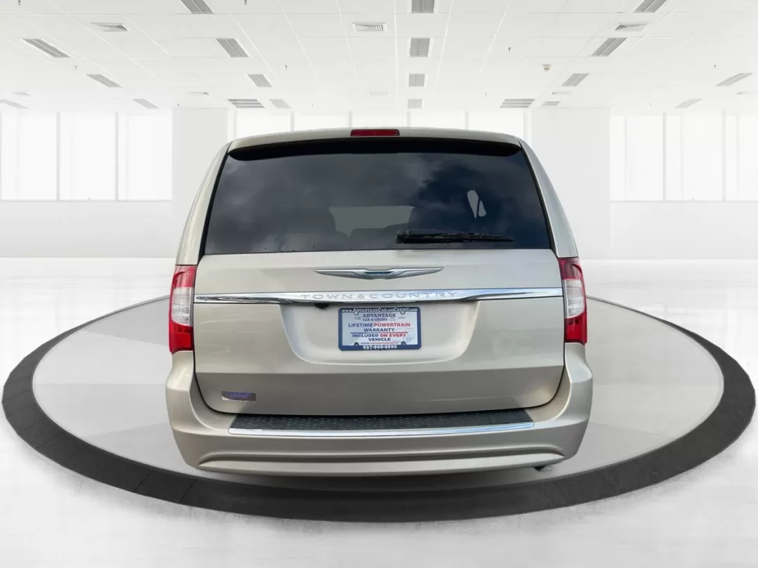 2016 Chrysler Town and Country PV (2C4RC1BG4GR) with an Other engine, located at 8750 N County Rd 25A, Piqua, OH, 45356, (937) 908-9800, 40.164391, -84.232513 - **Elevate Your Family Adventures with the 2016 Chrysler Town and Country at Advantage Car and Credit - Piqua!**<br /> <br /> Are you looking for the perfect vehicle to accommodate your growing family or enhance your daily commute? Look no further than the 2016 Chrysler Town and Country, availabl - Photo#3